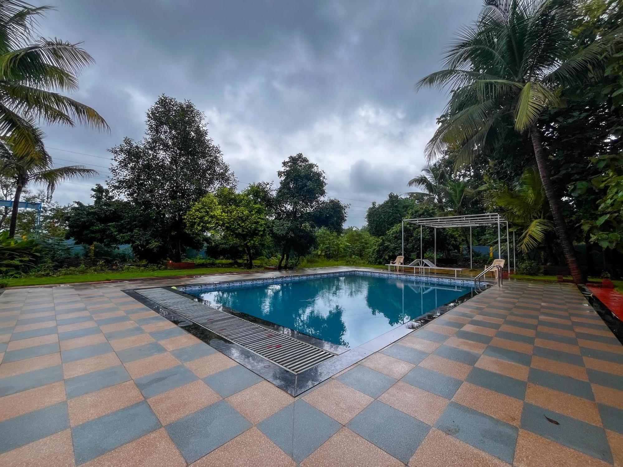 Karjat In Resort Ngoại thất bức ảnh