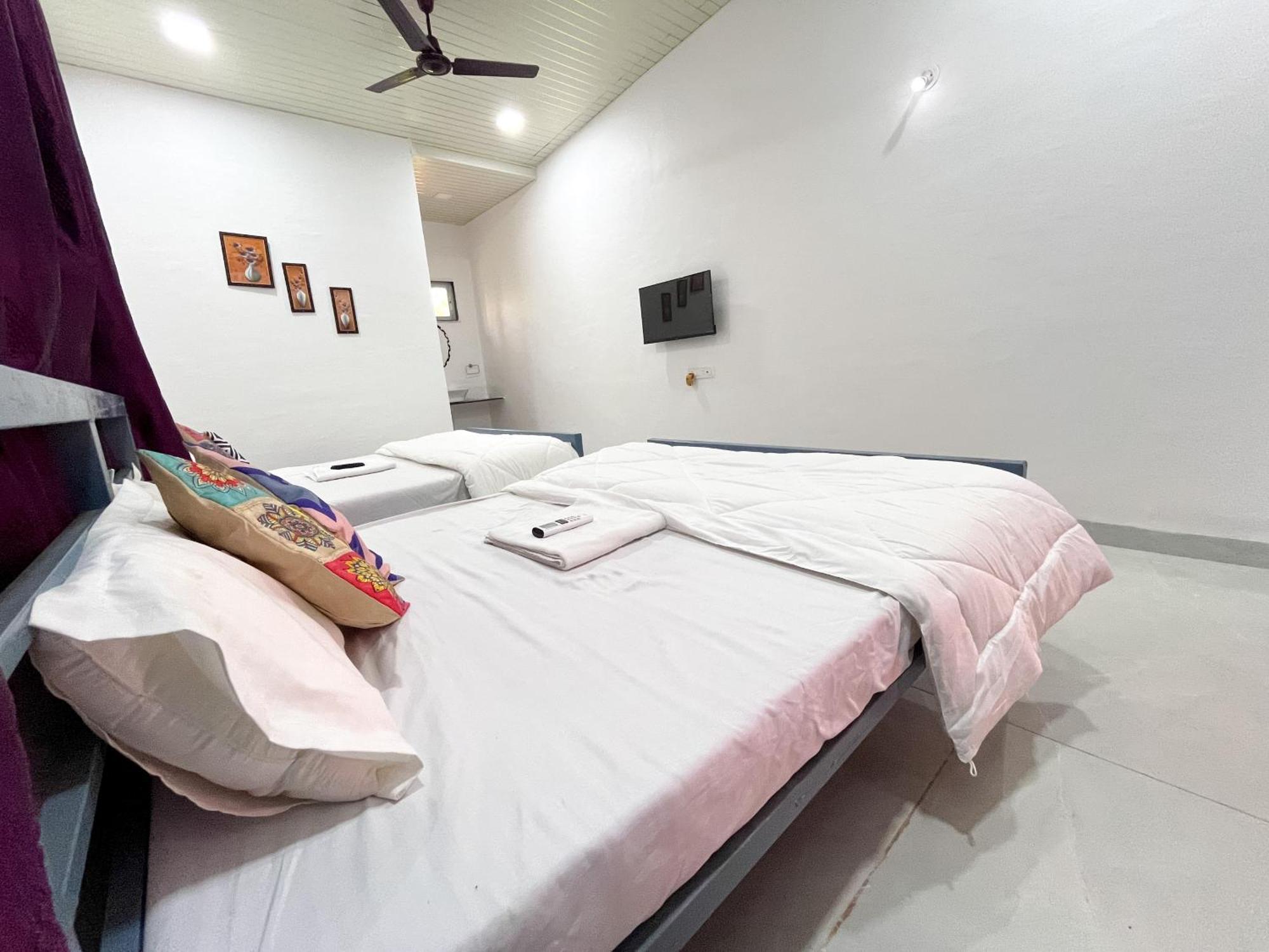 Karjat In Resort Ngoại thất bức ảnh